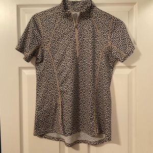 Perfect golf or athletic short sleeve zipper neck top cool geometric print